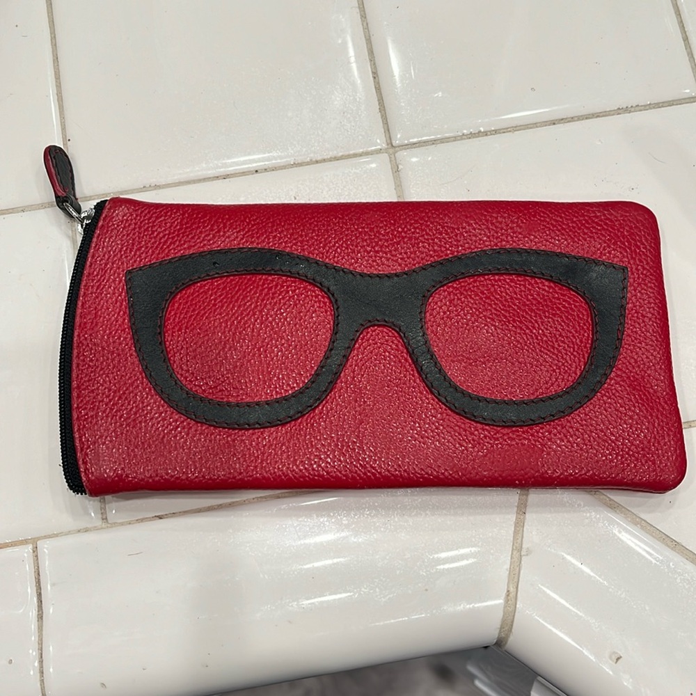 ili New York RED & Black Leather Embellished Zippered Eyeglass Case Pocket
